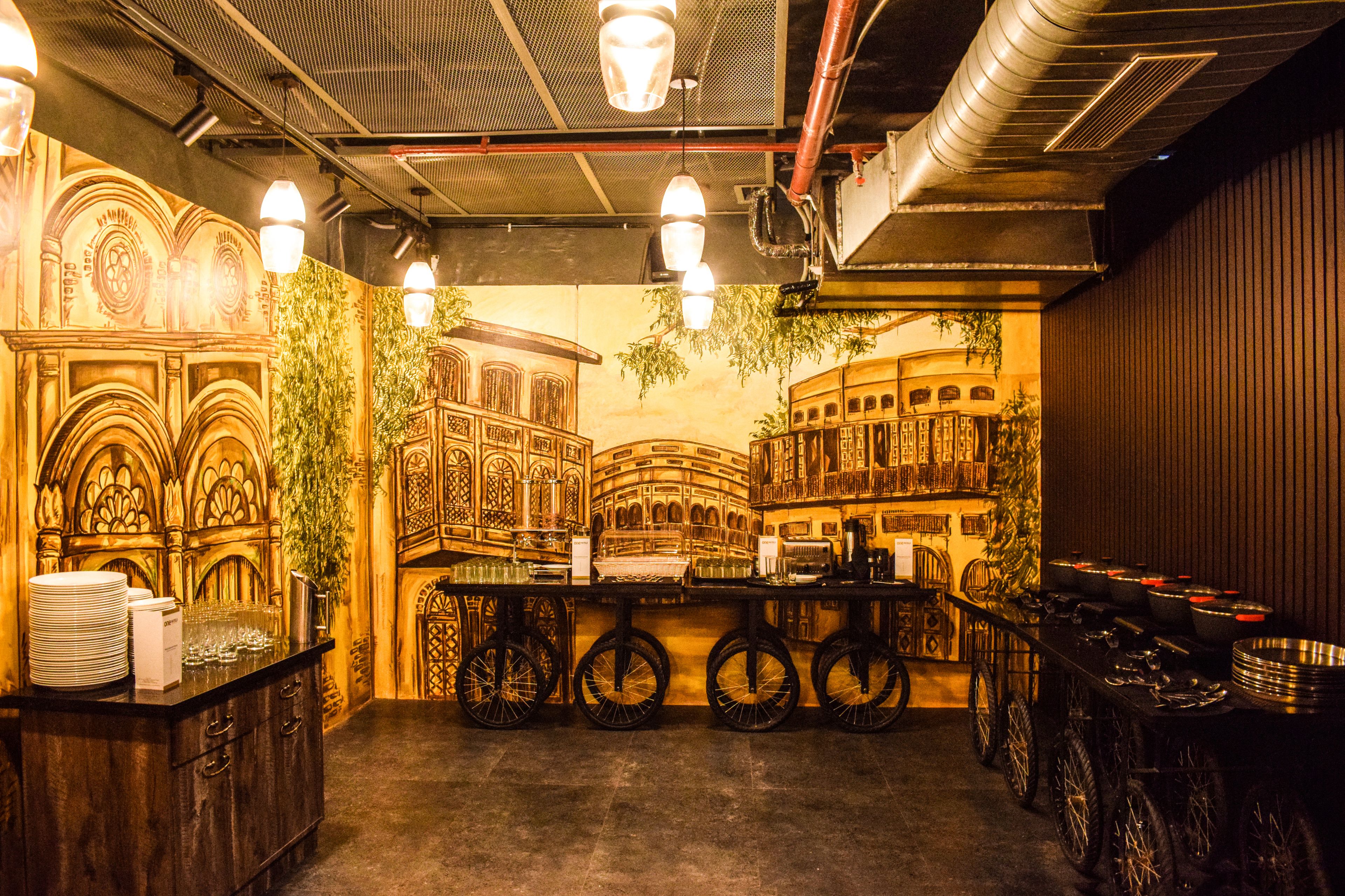 2 restaurants, breakfast served