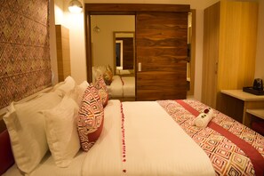 Premium bedding, blackout drapes, free WiFi, bed sheets - One Earth GG Regency (Amritsar)