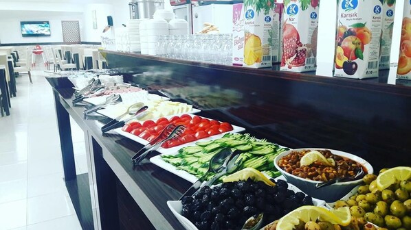 Free daily buffet breakfast - Inci Otel (Safranbolu)