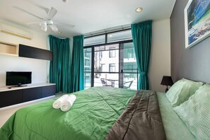 3-Bedroom Apartment | Blackout drapes, rollaway beds, free WiFi