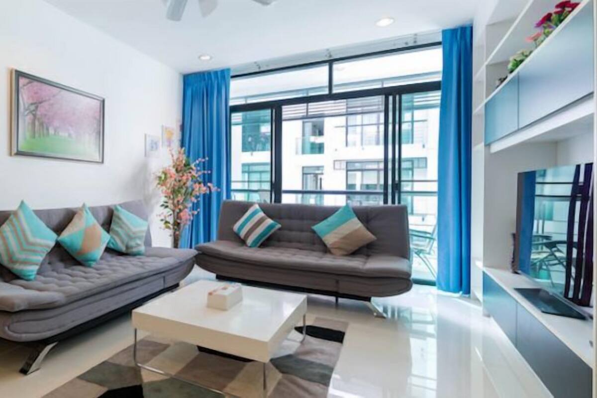 3-Bedroom Apartment | Living area