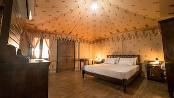 Quarto casal ou duplo empresarial, vista para o oceano | Individualmente decorados, individualmente mobiliados, escrivaninha