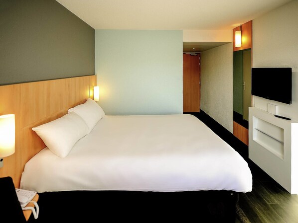Habitación doble | Escritorio, wifi gratis y ropa de cama 