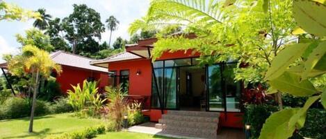 المنشأة من الخارج