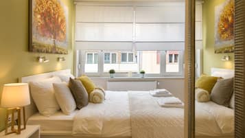 Premium bedding, in-room safe, desk, iron/ironing board
