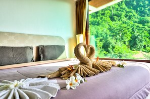 5 Bedrooms with Private Pool Villa (#640 - V2) | 5 개의 침실, 객실 내 금고, 각각 다르게 가구 비치, 책상
