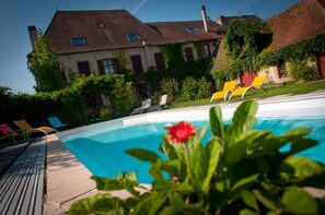 Piscine couverte, piscine extérieure (ouverte en saison)