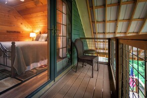 4 habitaciones, tabla de planchar con plancha y cuna de viaje 