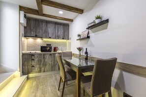 Deluxe Studio | Private kitchen | Fridge, stovetop, coffee/tea maker, electric kettle - Reval Luxury Stone House Apartments (Split)