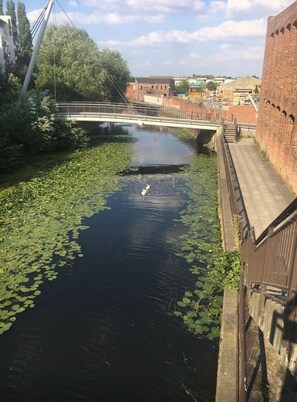 Deluxe studio, en-suite badkamer, uitzicht op rivier (Apt 43) | Exterieur