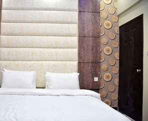 Phòng đôi Deluxe, 1 giường cỡ king, hút thuốc, quang cảnh thung lũng | Bàn ủi/dụng cụ ủi quần áo, truy cập Internet không dây miễn phí 