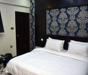 华丽双人房, 1 张特大床, 吸烟房, 山谷景观 | 熨斗/熨板、免费 WiFi、轮椅无障碍