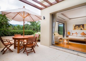 2 Bedrooms with Private Pool Villa | Terassi/patio