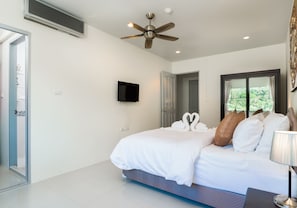 3 Bedrooms Apartment | 3 ห้องนอน, ตู้นิรภัยในห้องพัก, ห้องพักตกแต่งอย่างมีเอกลักษณ์