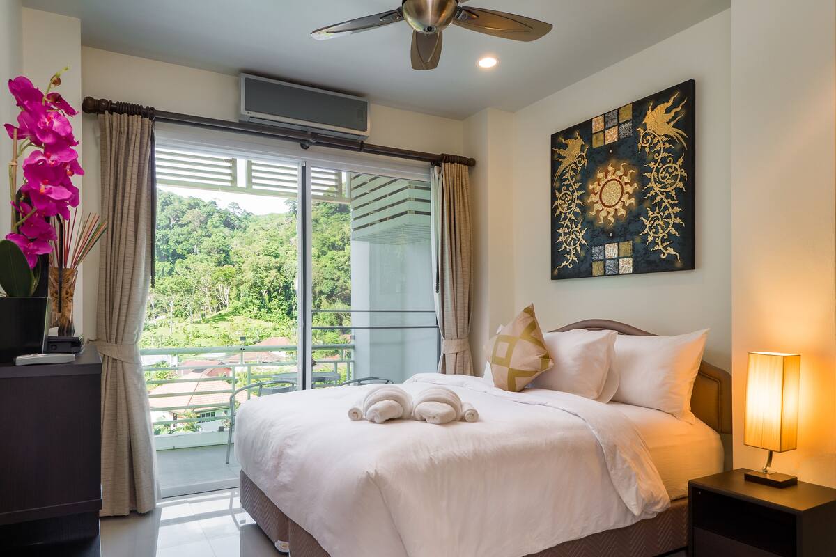3 Bedrooms Apartment | 3 quartos, cofres nos quartos, escrivaninha