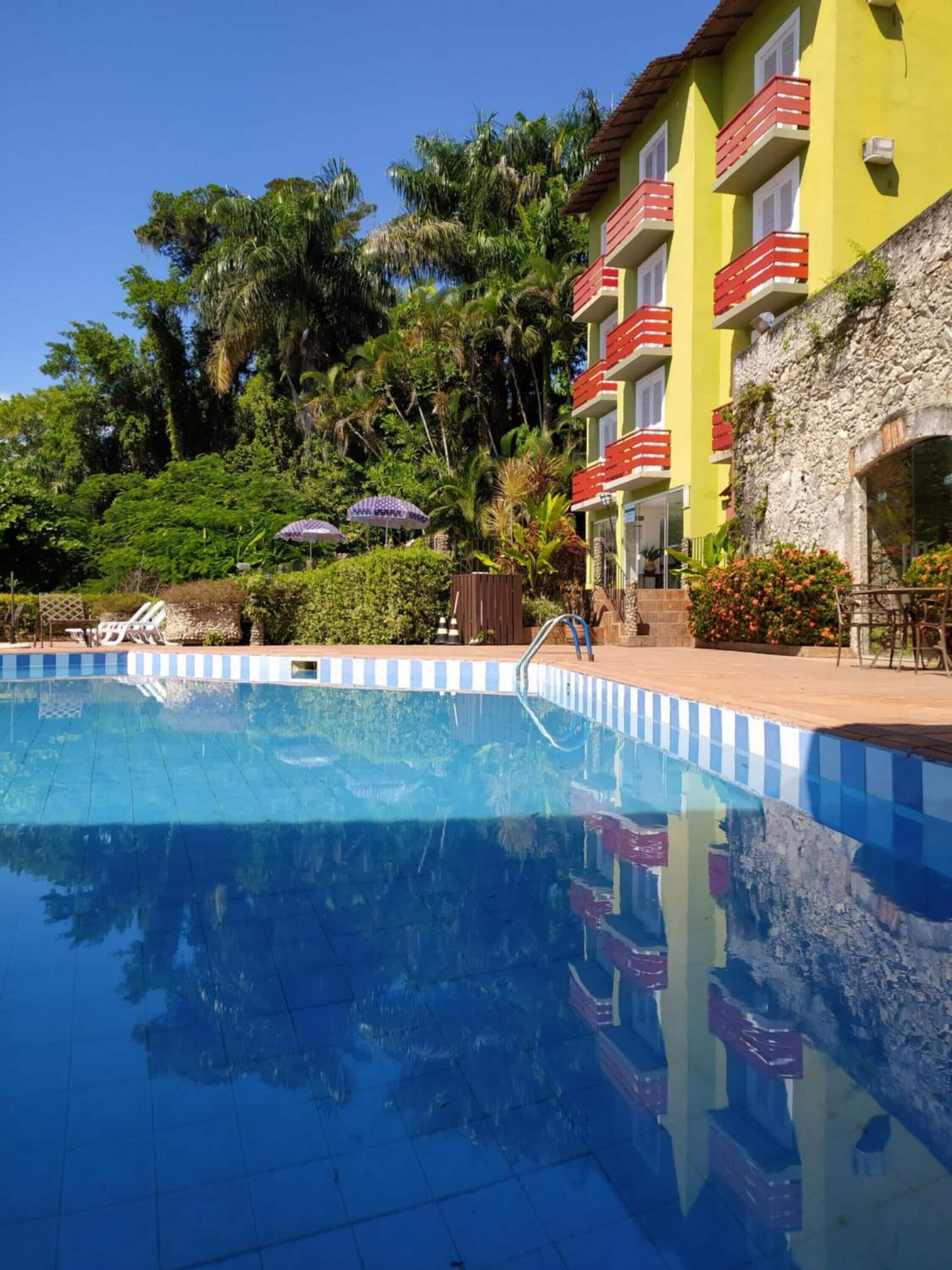 2 piscinas externas, guarda-sóis, espreguiçadeiras