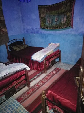 Traditional Triple Room, 3 Twin Beds, Mountain View | Bed sheets - Farm stay Ali - Hostel (Chefchaouen)