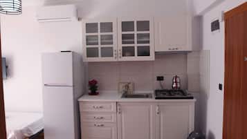 Apartment, 1 Bedroom | In-room dining