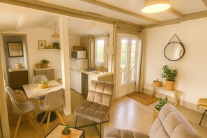 Studio tiện nghi đơn giản, nhiều giường, bếp nhỏ | Bếp riêng | Tủ lạnh, lò vi sóng, dụng cụ pha espresso, dụng cụ pha cà phê/trà 