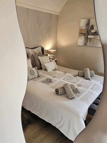 Comfort Double Room (Écureuil) | 1 bedroom, premium bedding, Select Comfort beds, individually decorated