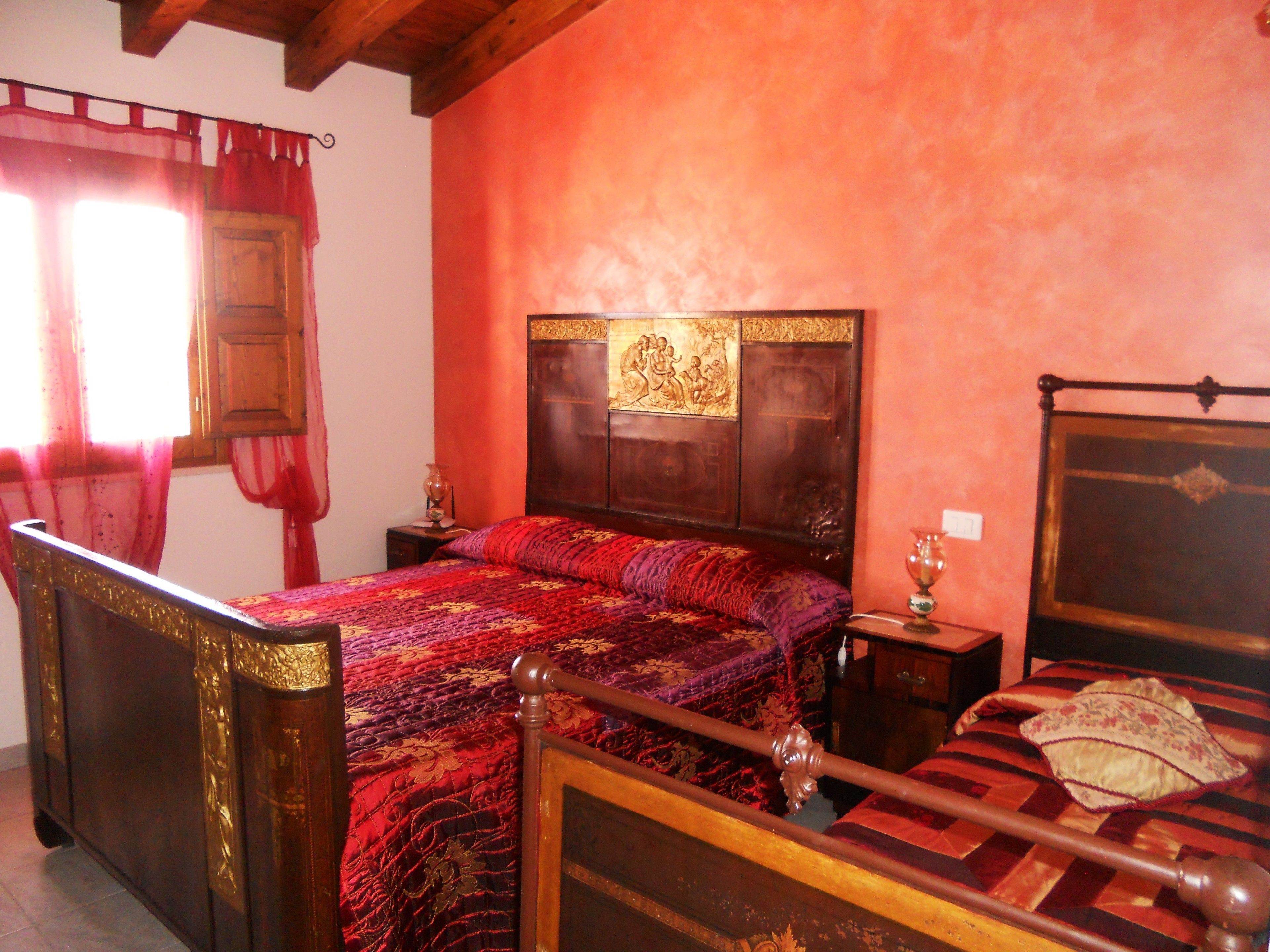 Mini-bar avec articles gratuits, bureau, Wi-Fi gratuit, draps fournis