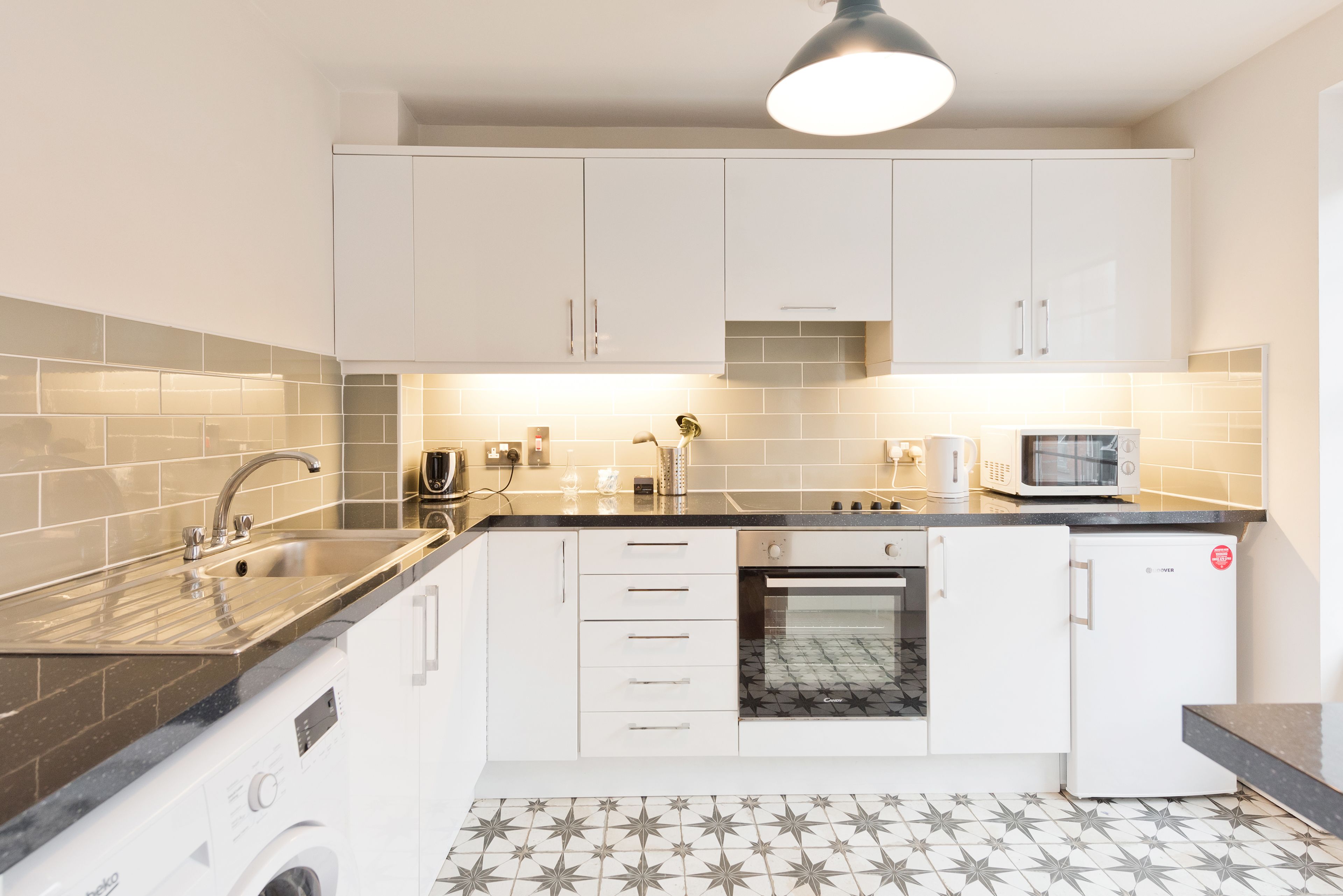 Comfort Apartment, 2 Bedrooms | Private kitchen | Full-sized fridge, microwave, oven, stovetop