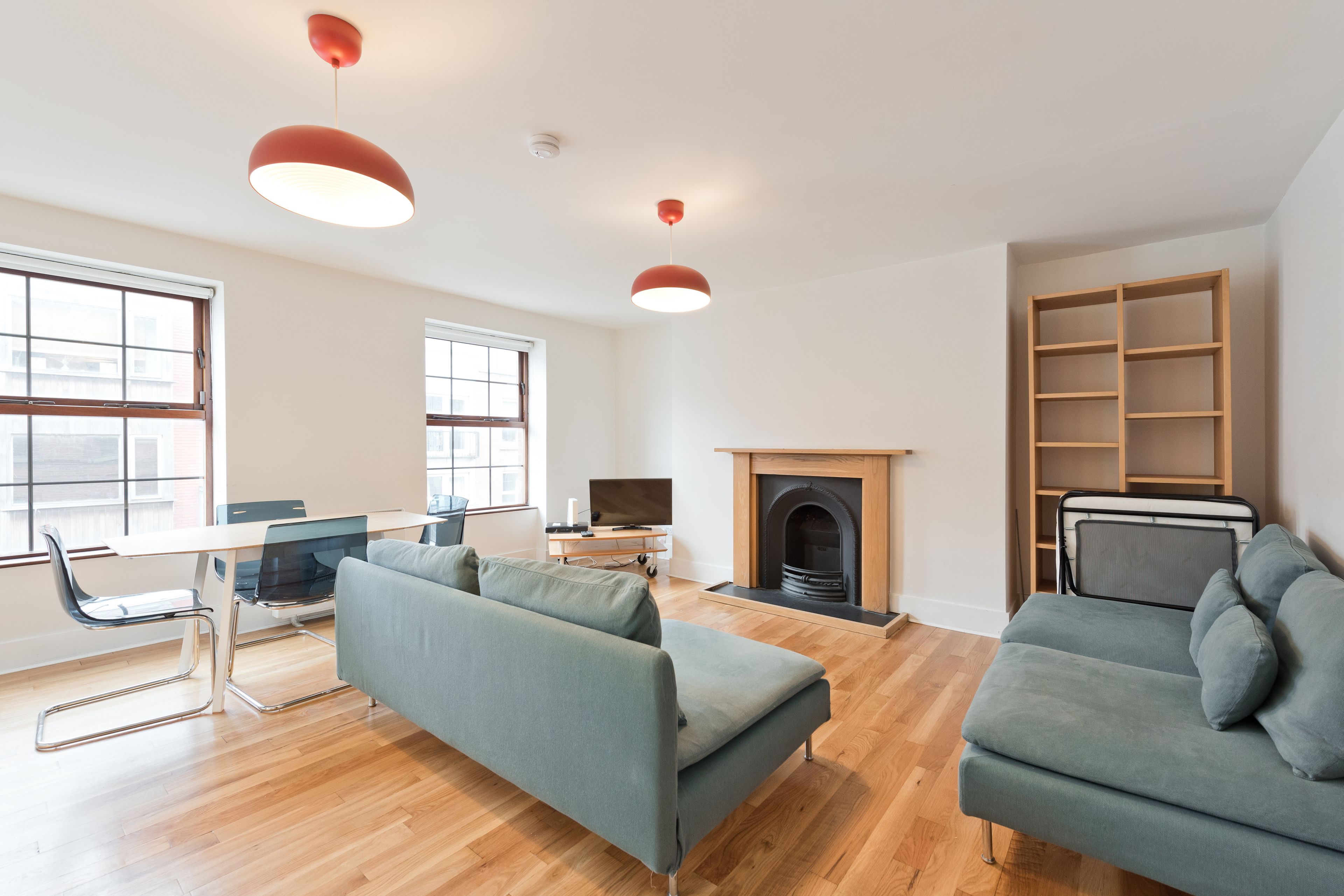 Comfort-Apartment, 2 Schlafzimmer | Wohnbereich | Flachbildfernseher