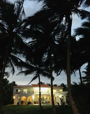 Front of property - Baoba Breeze Bed & Breakfast (Cabrera)
