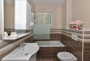 Bathroom - Apartman Dominik (Makarska)