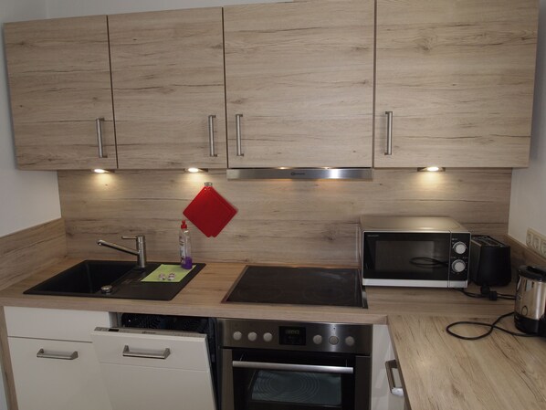 Apartment (incl.35EUR cleaning&10EUR service fee) | Private kitchen | Fridge, stovetop, coffee/tea maker, electric kettle