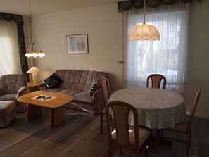 Apartment (incl.35EUR cleaning&10EUR service fee) | Living room | TV