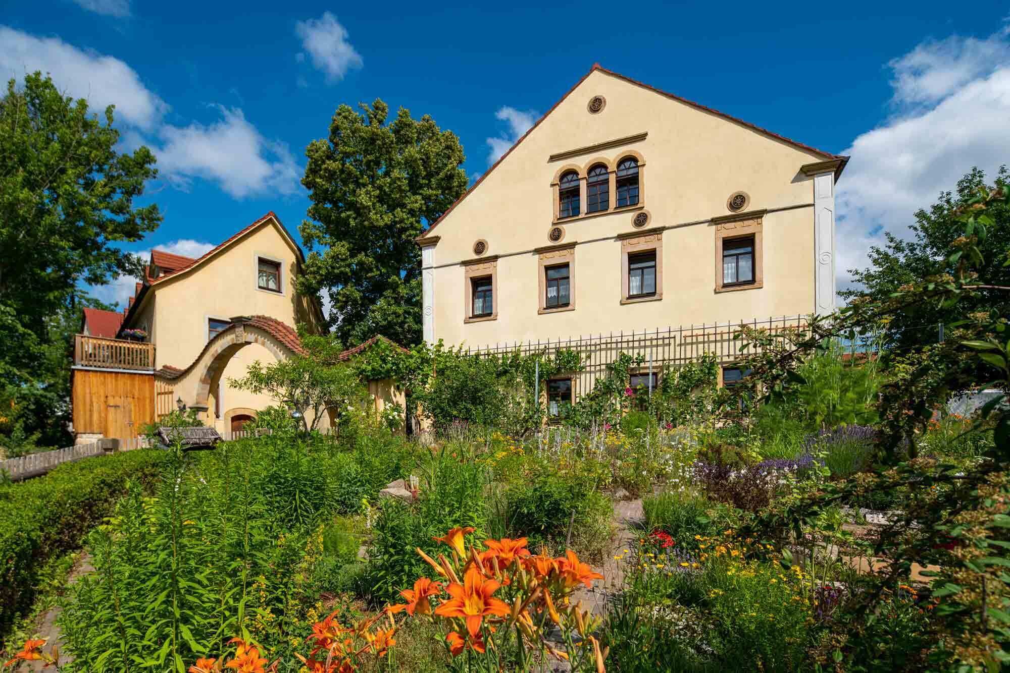 Konaklama yerinin ön cephesi