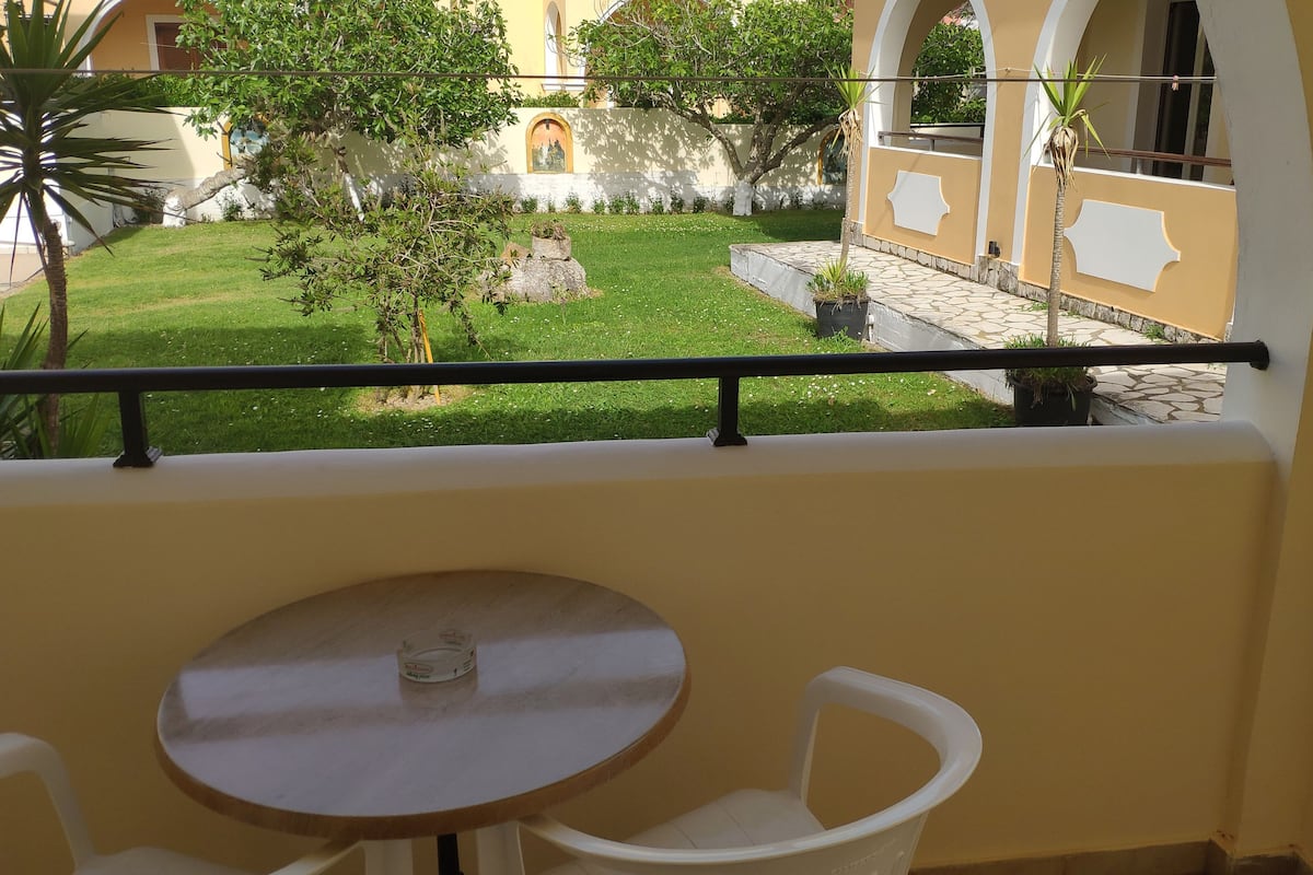 Studio, 2 lits une place, vue jardin | Vue sur le jardin