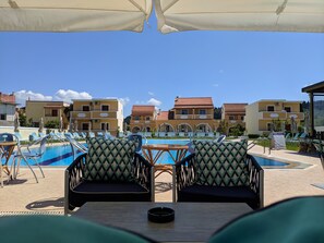 Poolside bar - Tondoris Apartments (Corfu)