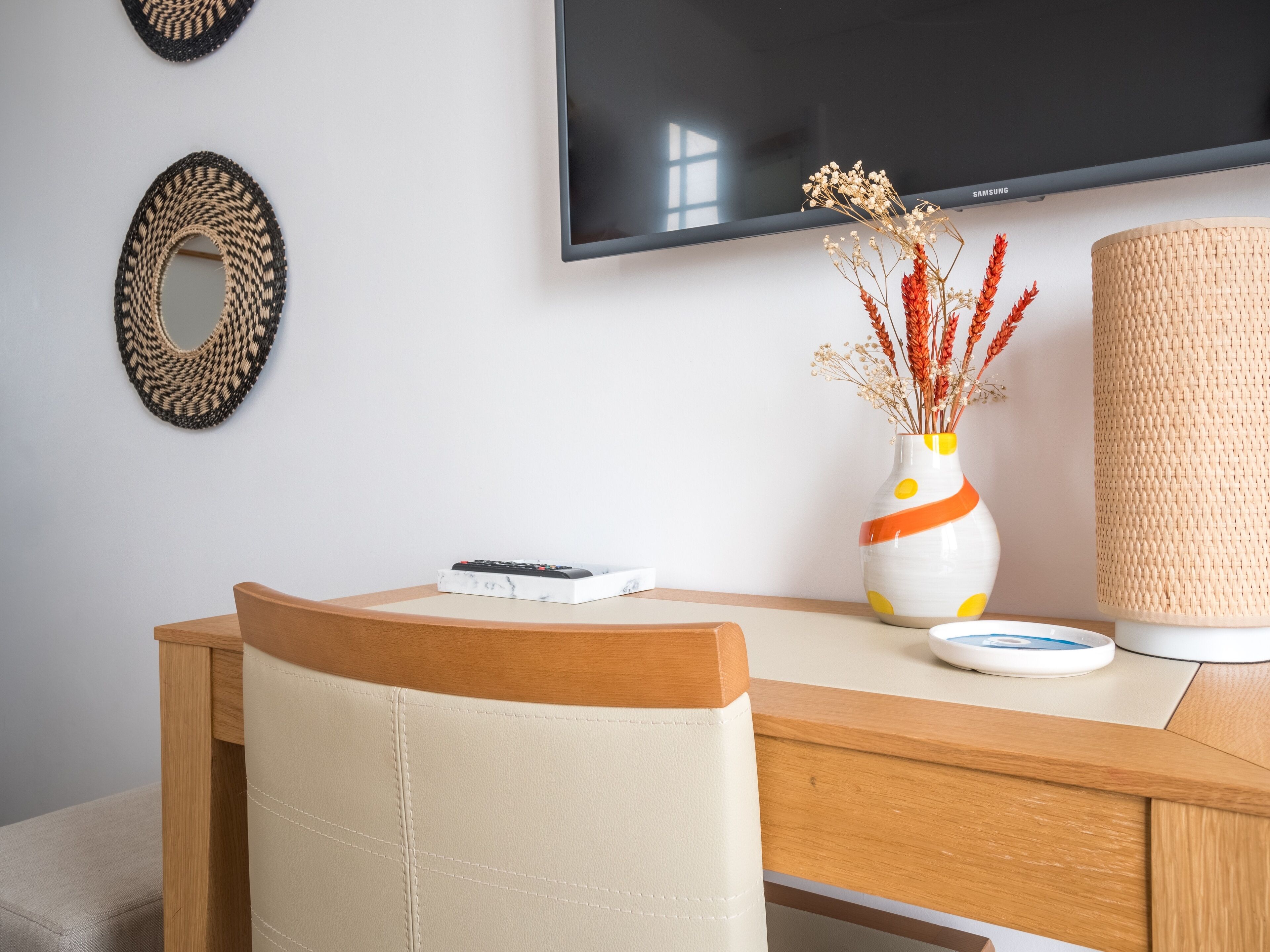 Photo - Tour de Nesle La Rochelle Vieux Port 3 etoiles