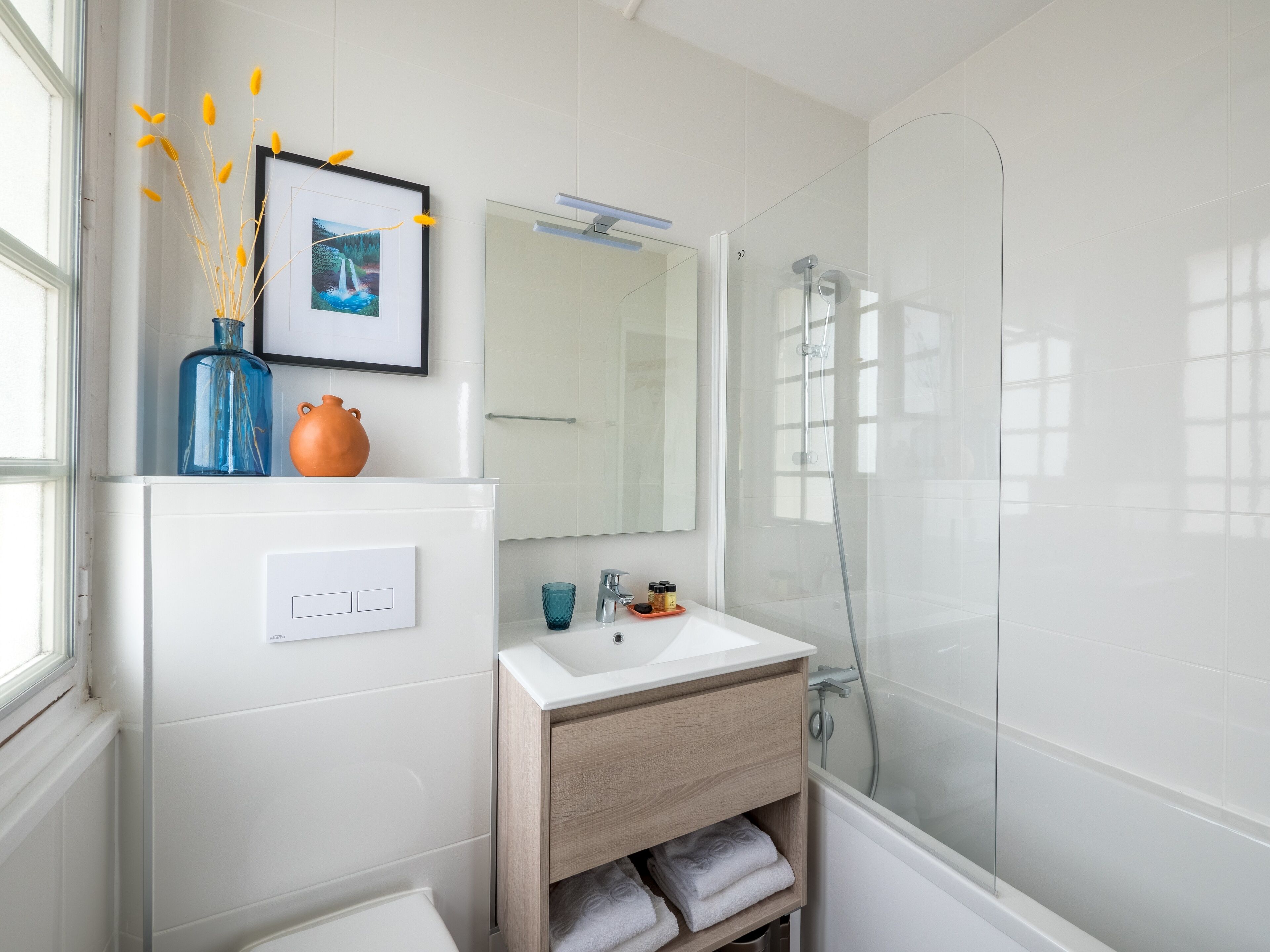 Photo - Tour de Nesle La Rochelle Vieux Port 3 etoiles