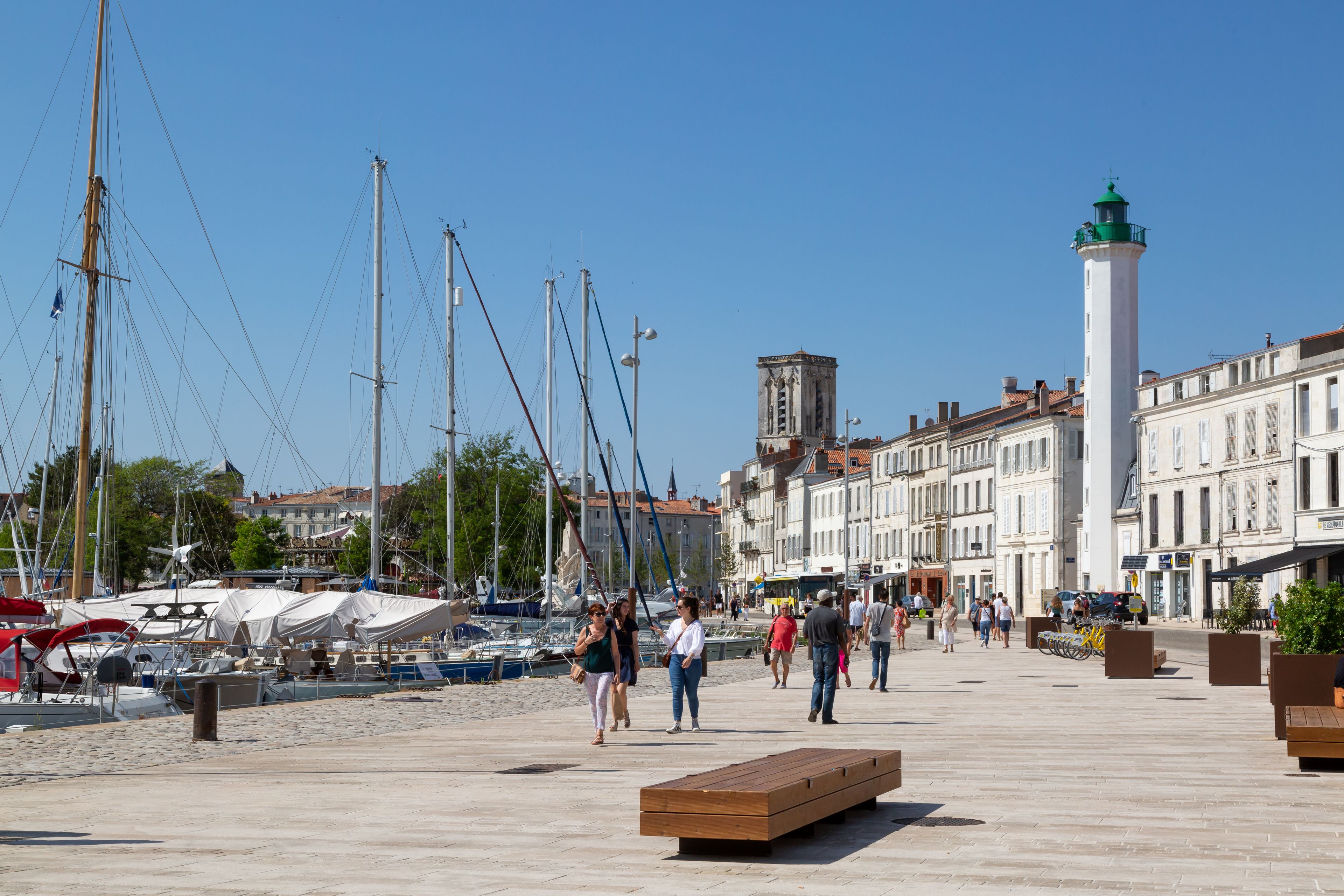 Photo - Tour de Nesle La Rochelle Vieux Port 3 etoiles