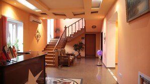 Lobby sitting area - Brandy Factory Hotel (Yerevan)