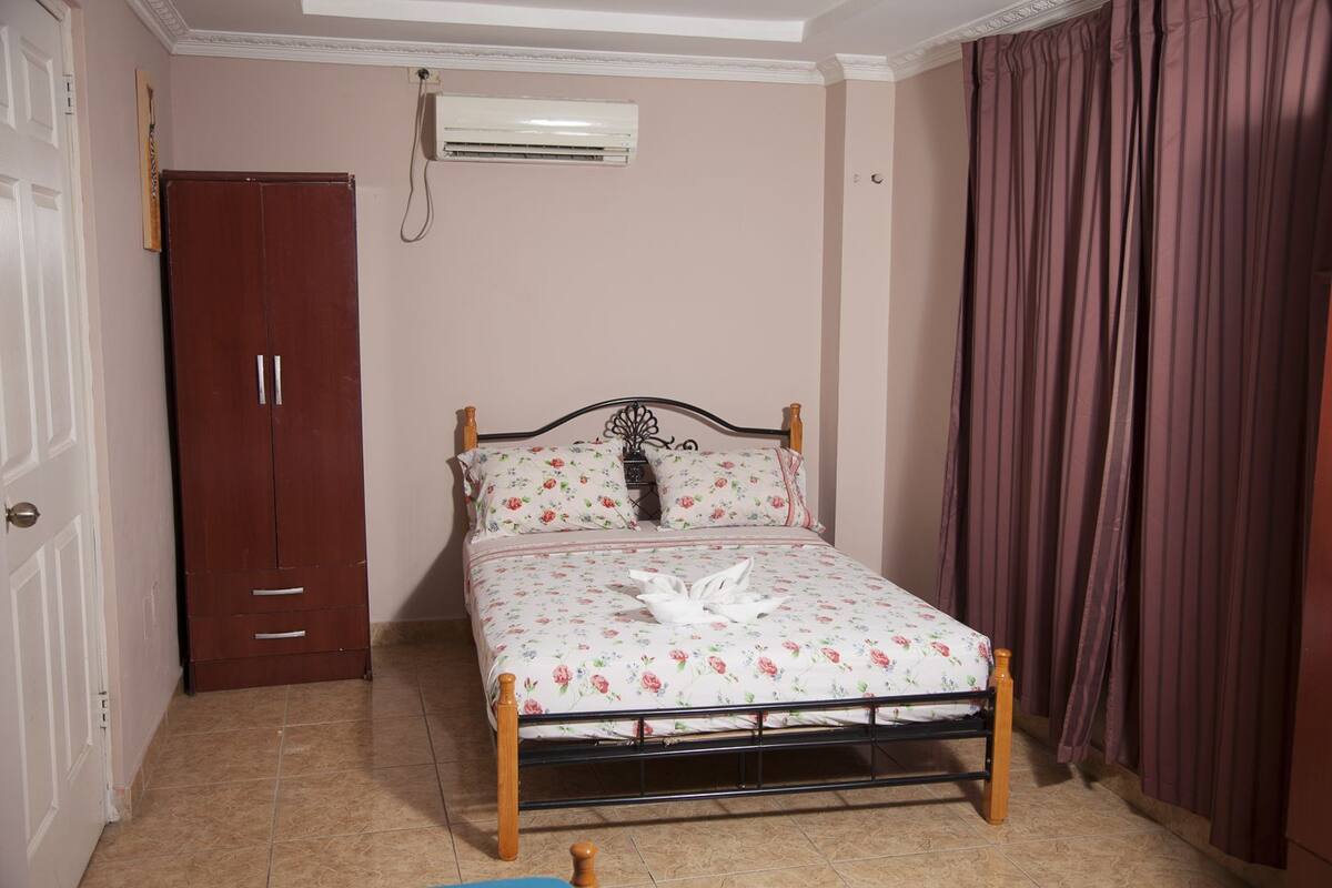 Soundproofing, iron/ironing board (on request), free WiFi, bed sheets