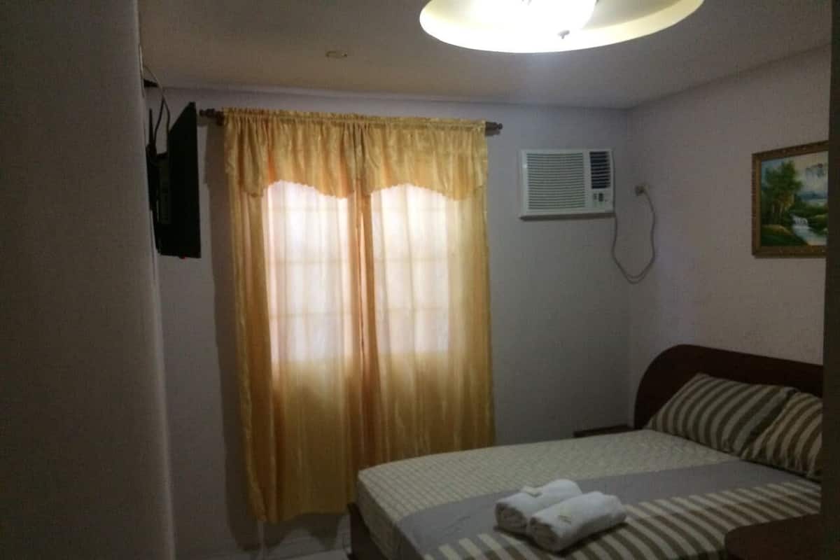 Soundproofing, iron/ironing board, free WiFi, bed sheets