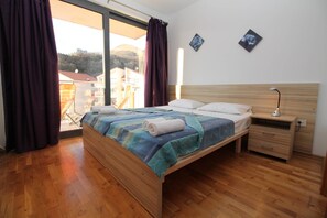 Classic Apartment, Sea View | Individually decorated, individually furnished, desk, soundproofing - Thomas Apartments (Budva)