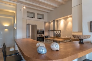 Villa, 6 camere da letto | Cucina privata | Frigorifero con congelatore, microonde, forno, piano cottura