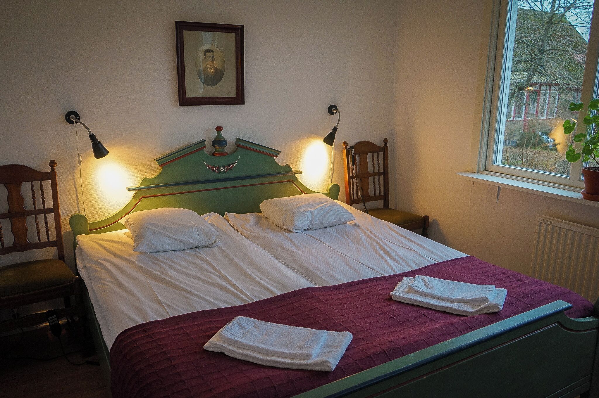 Silitysrauta/-lauta, ilmainen Wi-Fi, vuodevaatteet