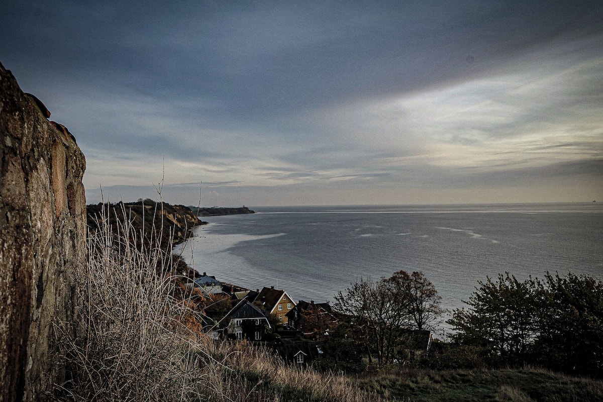 Comfort Twin Room, Private Bathroom | Iron/ironing board, free WiFi, bed sheets