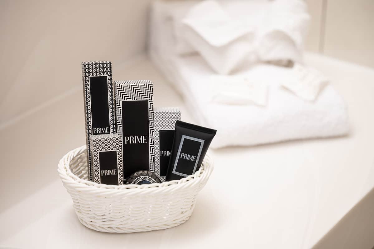 separate bathtub and shower, free toiletries, hair dryer, bathrobes