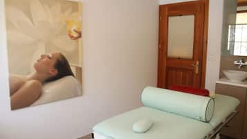 Kroppsbehandlingar, kroppsskrubb, 1 behandlingsrum och massage