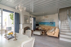 Villa, 6 chambres, vue sur la mer | Aire de séjour | Téléviseur connecté, Netflix, lecteur de DVD