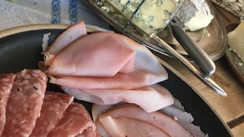 Desayuno buffet todos los días (con cargo)