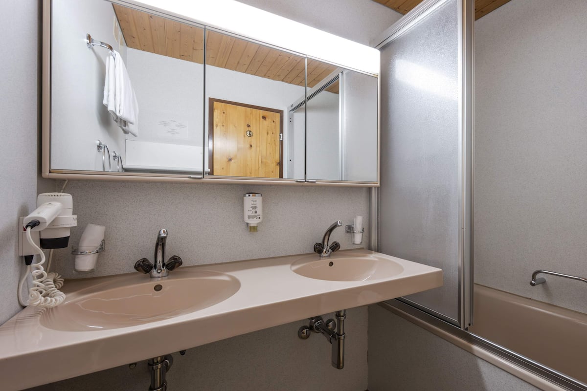 double room | bathroom | shower, free toiletries, hair dryer, bathrobes