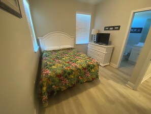 3 bedrooms, in-room safe, free WiFi, bed sheets